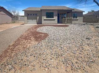 98 Saffin Dr SE, Rio Rancho, NM 87124
