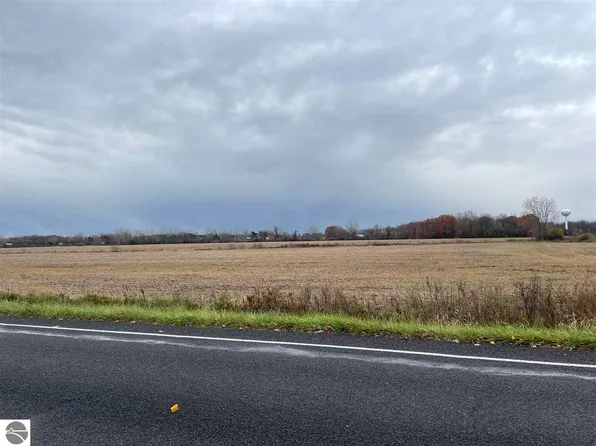 7572 E Remus Rd, Mount Pleasant, MI 48858