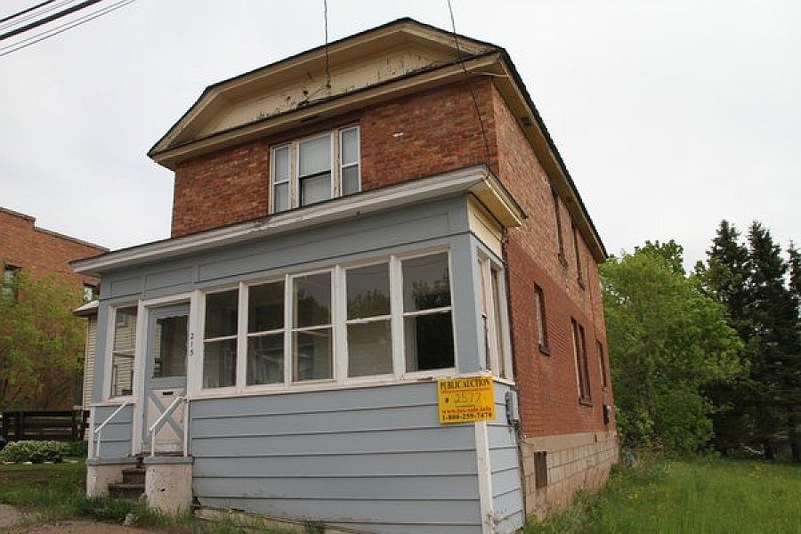 1st image of 215 E Bonnie St