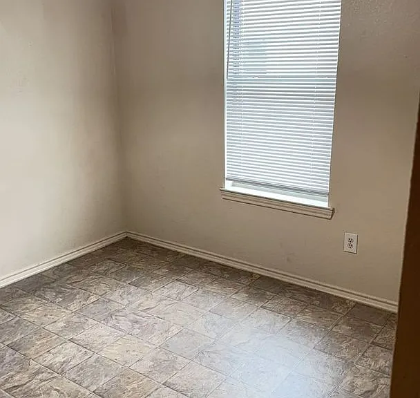 3310 Barcelona Dr — Photo 5