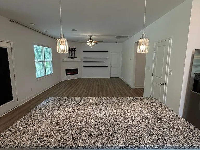 908 Stevens St — Photo 7