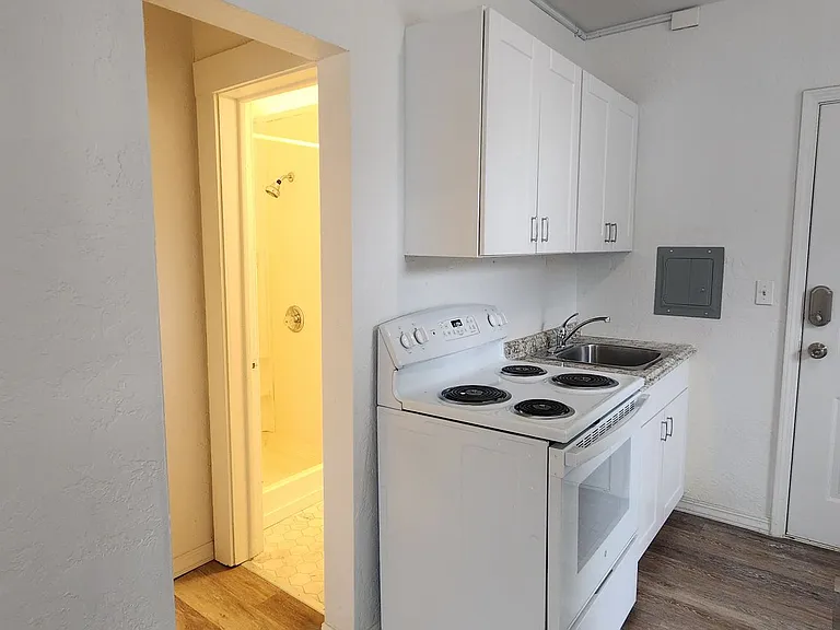 Natalie Apartments! — Photo 10