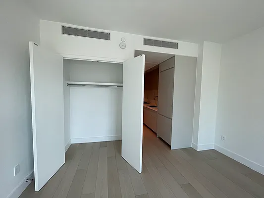 Rented by Luxhome LLC | media 18