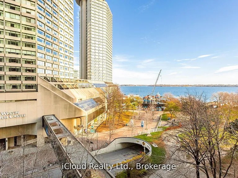 33 Harbour Sq #837 — Photo 32