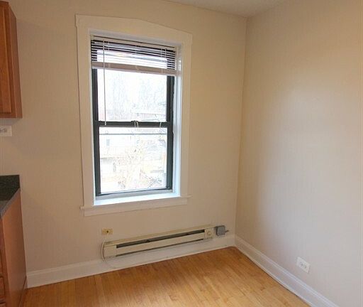 2nd image of 3839 N Greenview Ave #3841-1E
