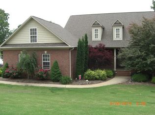 218 N Lake Emory Dr, Inman, SC 29349