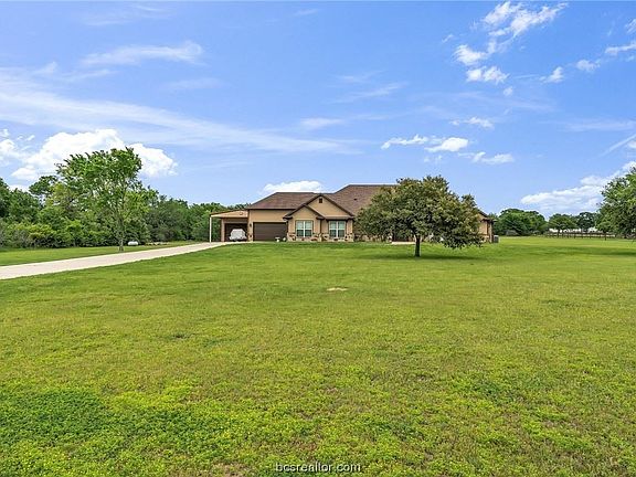 5th image of 13587 Suzanne Pl