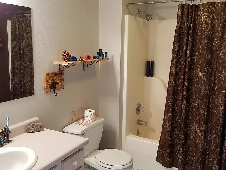 1020 Duchess Dr — Photo 11