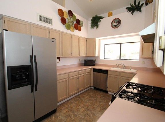 4th image of 10270 E Essex Village Dr