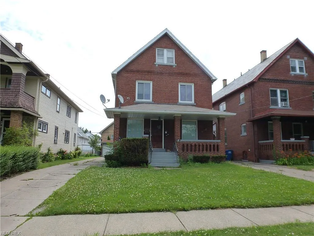 1619 Ridgewood Ave photo 1