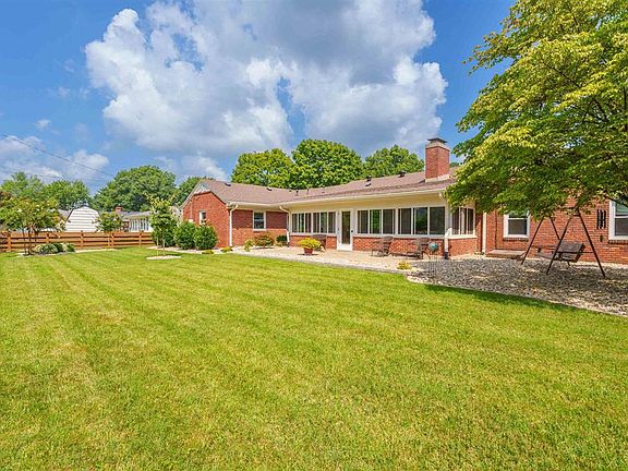 5th image of 2028 Stratford Dr
