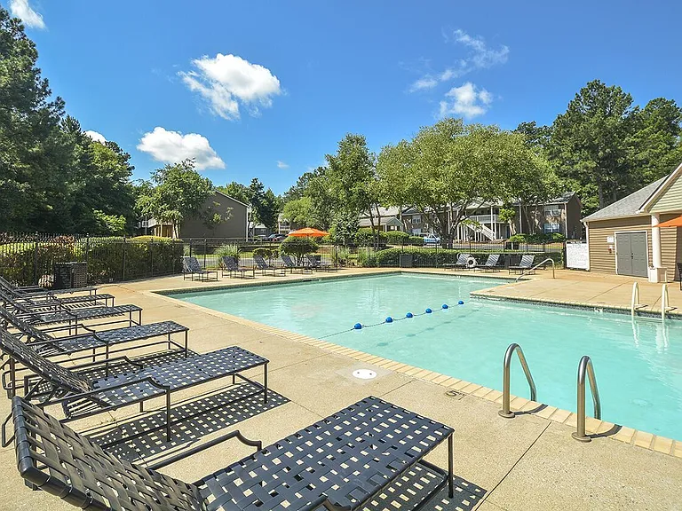 Brooks Crossing Apartments — Photo 50