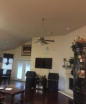 3rd image of 1217 Sunderland Ln