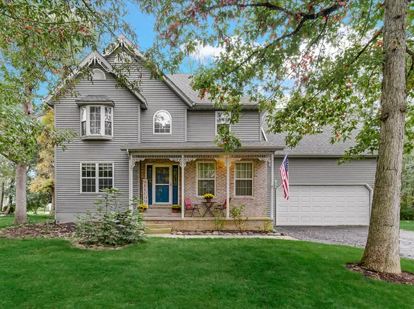 35 Oak Hollow Ct, Valparaiso, IN 46383