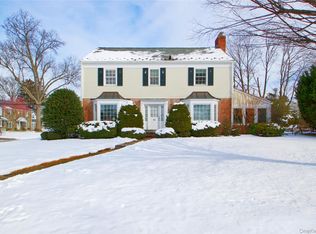 32 Barnard Place, Manhasset, NY 11030