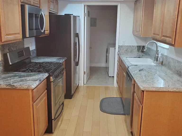 Kitchen. Gas range.