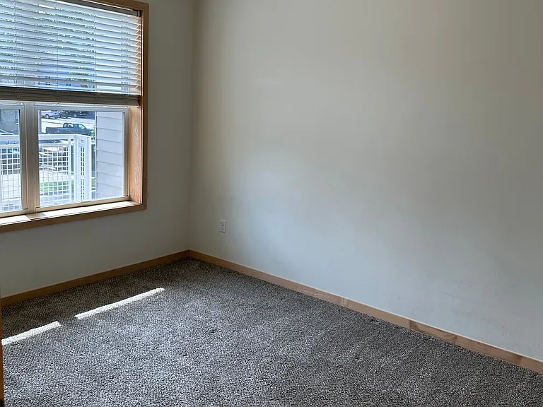 653 4th Ave N #214 — Photo 9