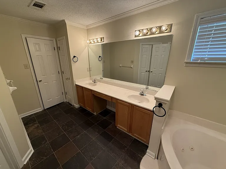 10011 Woodland Pine Cv W — Photo 22