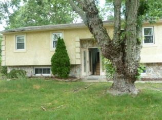 64 Estates Rd, Pine Hill, NJ 08021
