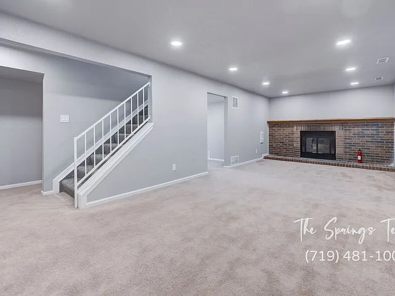 6460 Bugle Dr — Photo 36