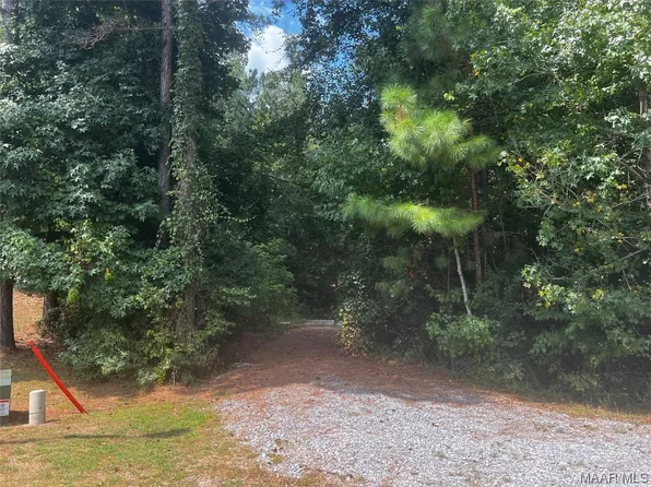 140 Southern Hollow Ct, Wetumpka, AL 36093
