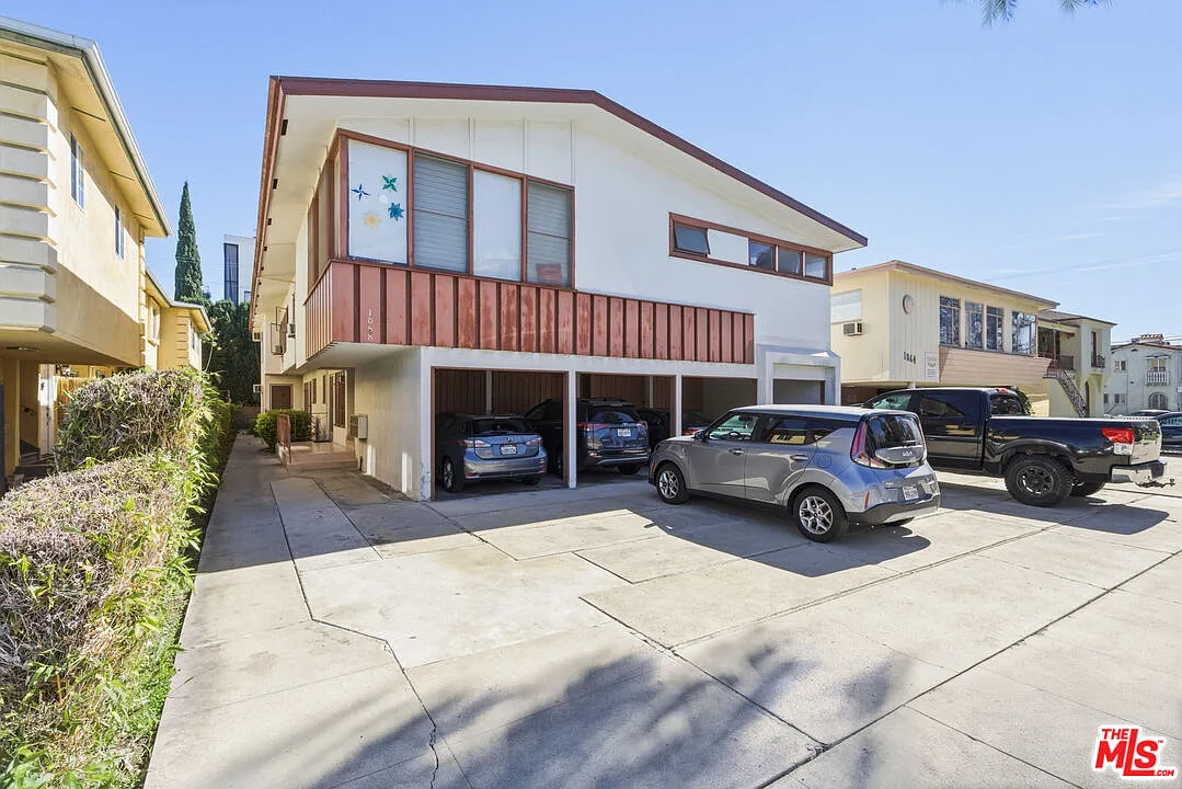 1 bed, 1.0 bath, $2,100 — Photo 3
