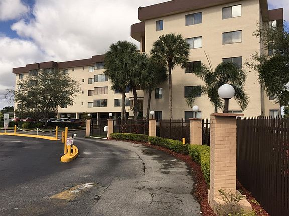 3rd image of 8020 Hampton Blvd APT 208