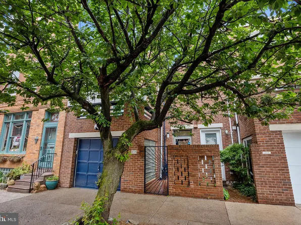 239 Fitzwater St, Philadelphia, PA 19147