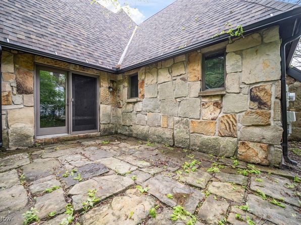 38038 Ridge Rd, Willoughby, OH 44094