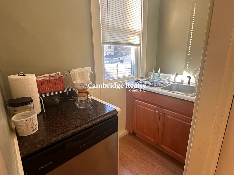 374 Highland Ave #A — Photo 5