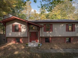 8 Canterbury Dr, Arden, NC 28704