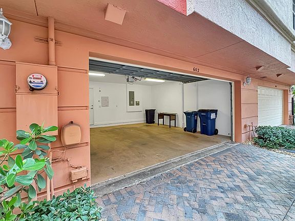 5th image of 1033 NE 17th Way #602
