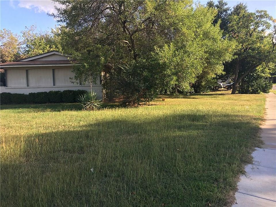 2nd image of 2933 W Rochelle Rd