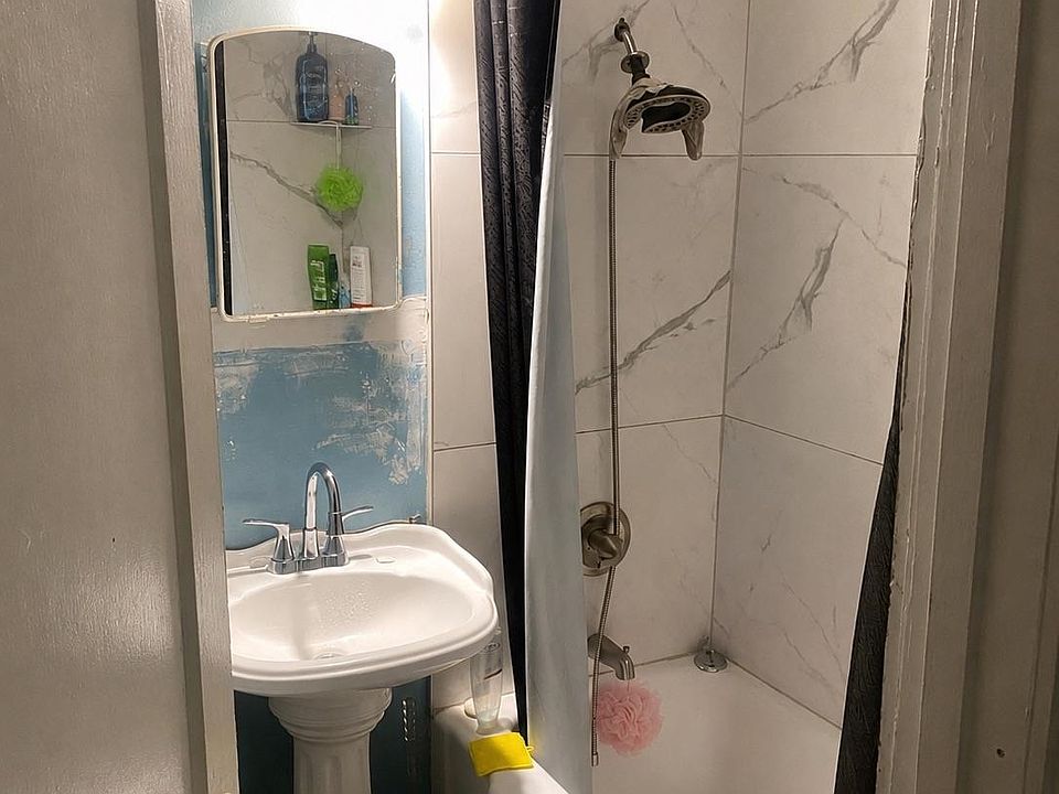 2nd image of 3364 Powell Ave