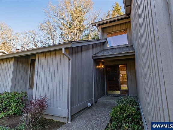 4th image of 445 Greenacre Dr NW
