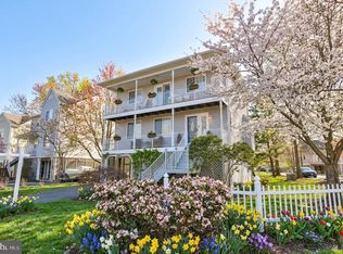 201 Mariners Point Dr, Middle River, MD