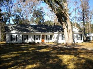 522 Lake Dr, Midway, GA 31320