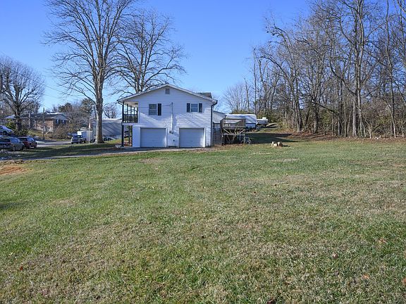5th image of 3811 Woodland Dr