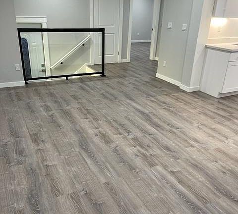 3rd image of 109 Eureka St