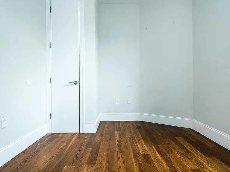 1635 Putnam Ave #5D — Photo 7