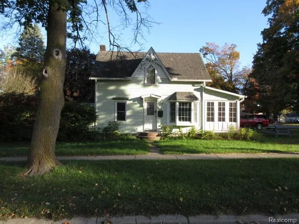 410 W 4th St, Imlay City, MI 48444