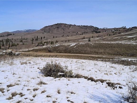 3rd image of 32 Horse Trail Dr
