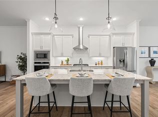 15 Lochurst Ln, Roswell, GA 30076