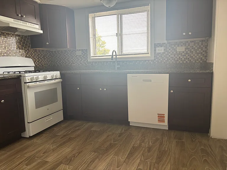1302 Carol St #2B — Photo 10