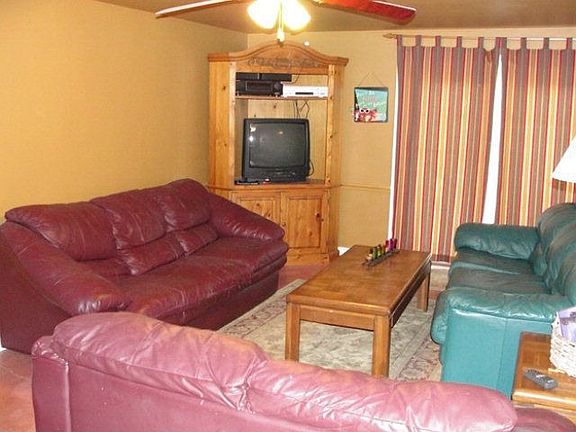 5th image of 111 E Amberjack St