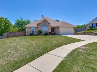 825 Ridgehill Ct, Burleson, TX 76028