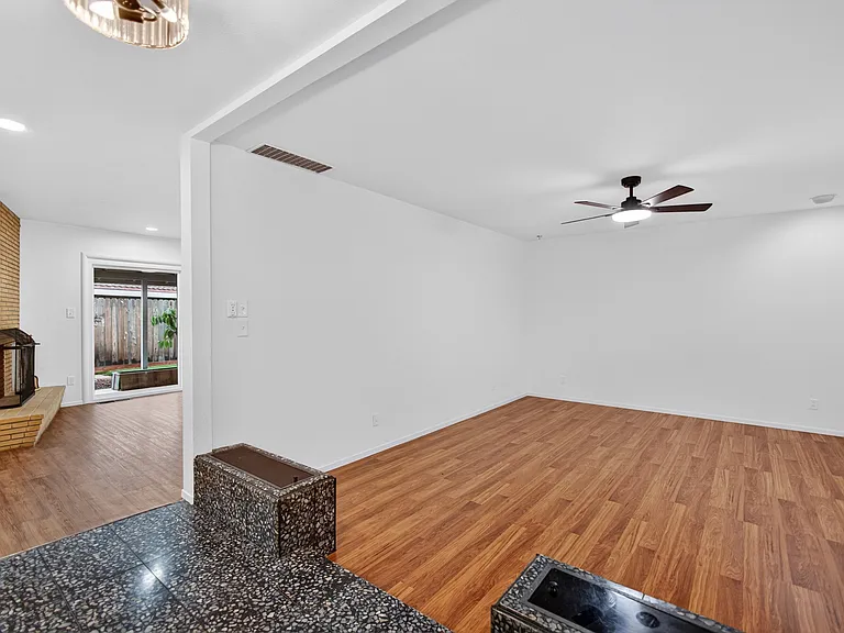 5940 Gloria Dr #0 — Photo 4