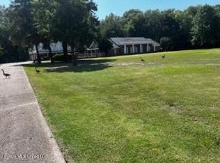 2110 Carol St, Greenville, MS 38703