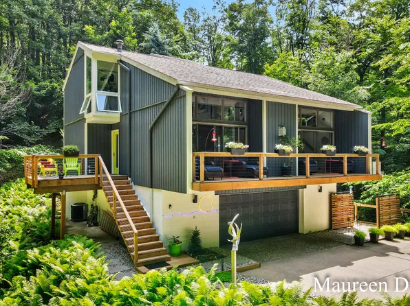18180 N Shore Estates Rd, Spring Lake, MI 49456