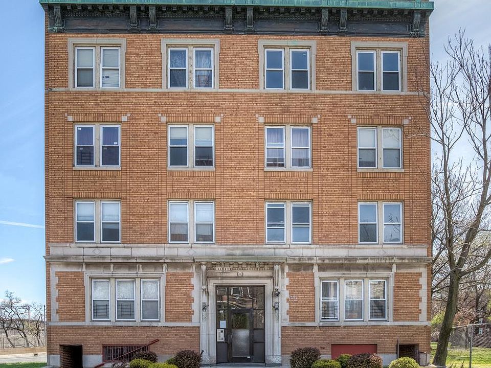 1st image of 38 S Walnut St APT 33